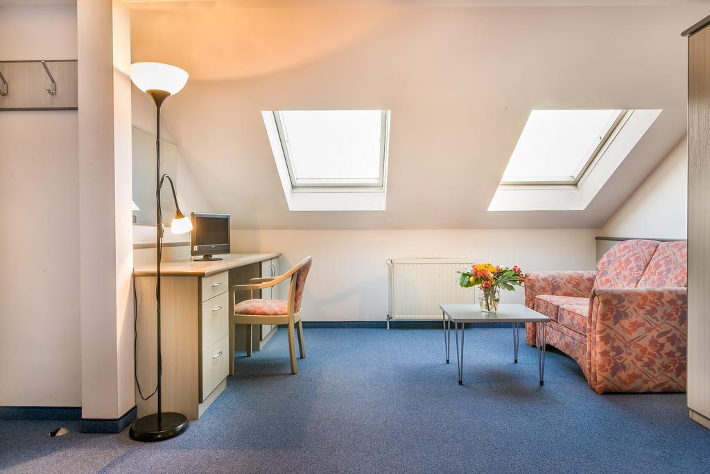 Hotel Am Bonhoefferplatz Dresden Buitenkant foto