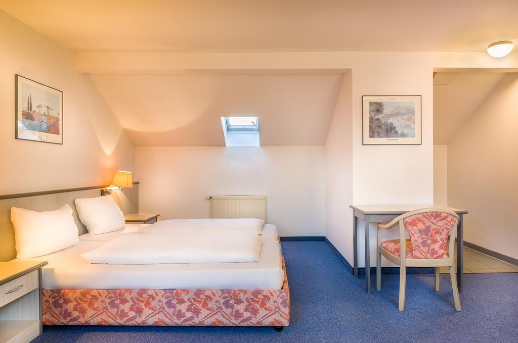 Hotel Am Bonhoefferplatz Dresden Buitenkant foto