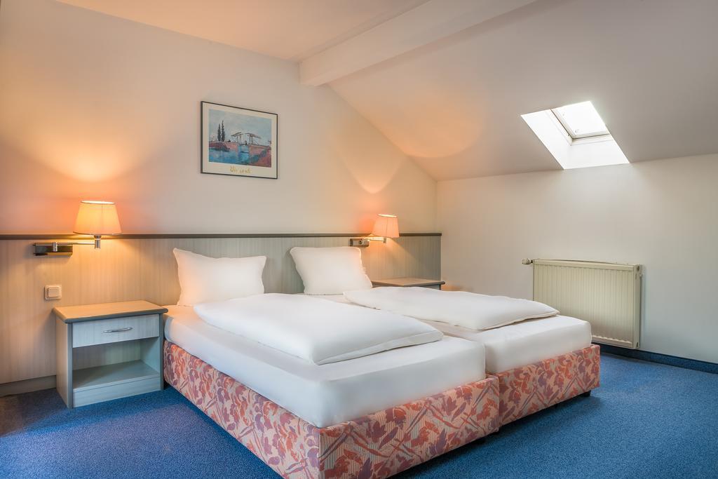 Hotel Am Bonhoefferplatz Dresden Buitenkant foto