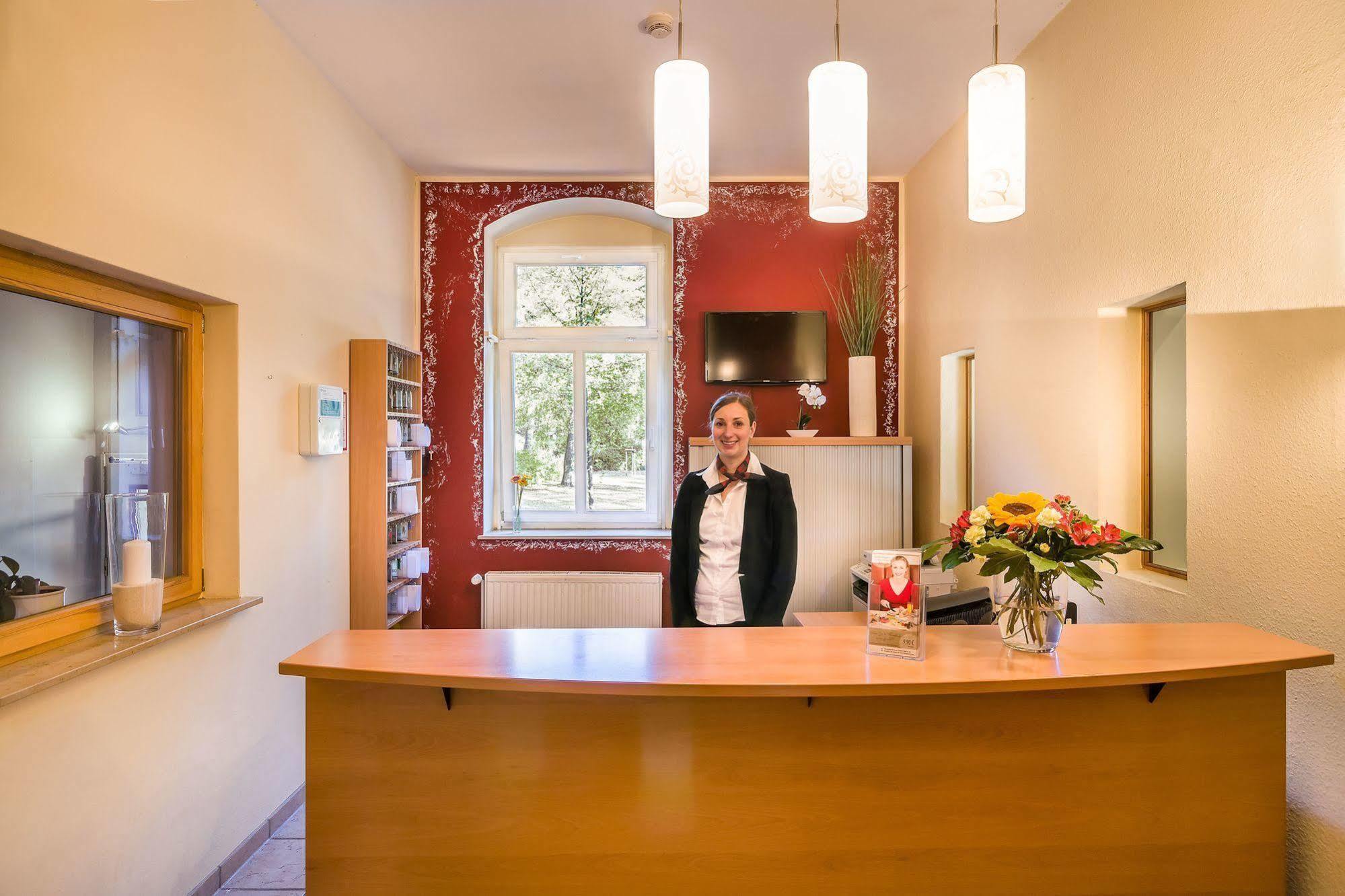 Hotel Am Bonhoefferplatz Dresden Buitenkant foto